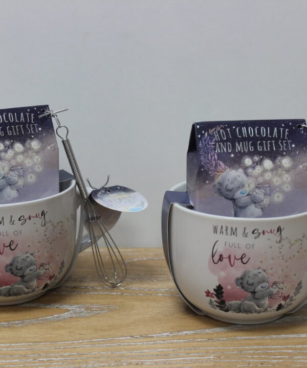 Φλιτζάνι “Me to You”, με ρόφημα ζεστής σοκολάτας, μικρά marshmallows και μικρός μεταλλικός αναδευτήρας