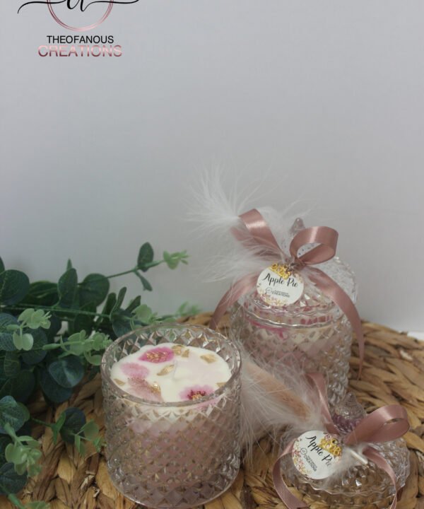 Κερί, αρωματικό, διακοσμημένο σε γυάλινο βαζάκι με καπάκι.