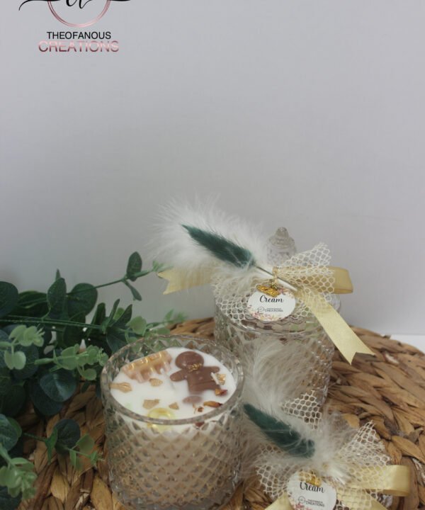 Κερί, αρωματικό, διακοσμημένο σε γυάλινο βαζάκι με καπάκι.