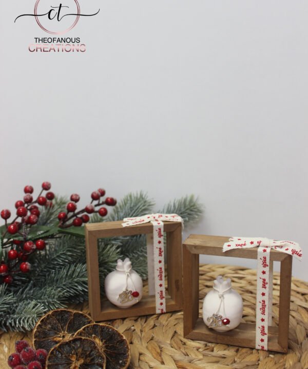 Ξύλινο πλαίσιο με πήλινο ρόδι