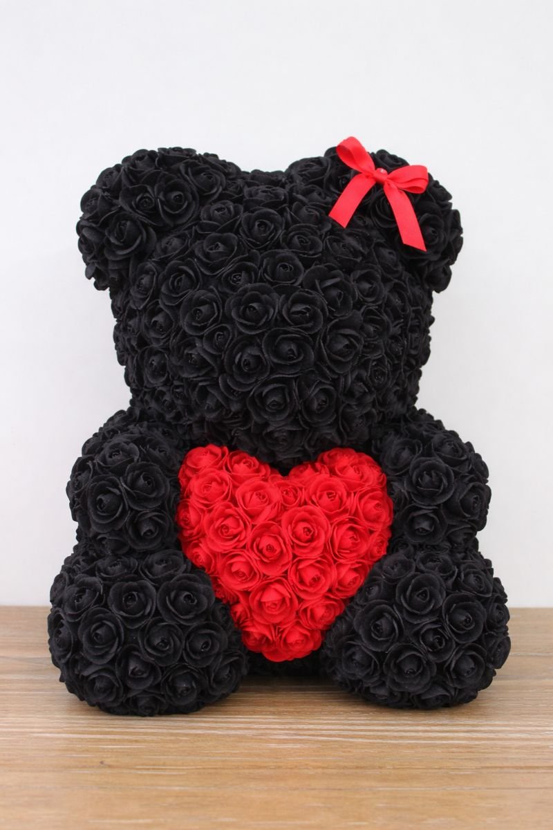 Rose Teddy Bear – Αρκουδάκι από Μαύρα Τριαντάφυλλα και κόκκινη καρδία
