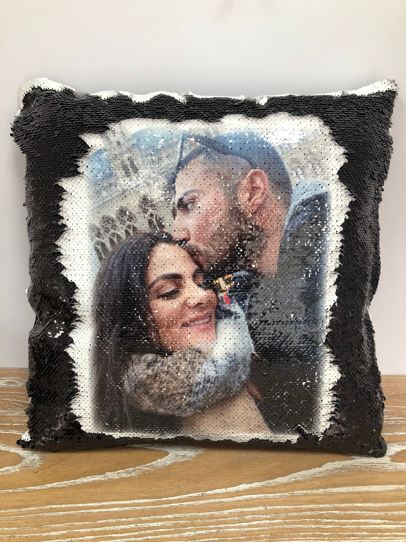 Μαξιλάρι με παγιέτες