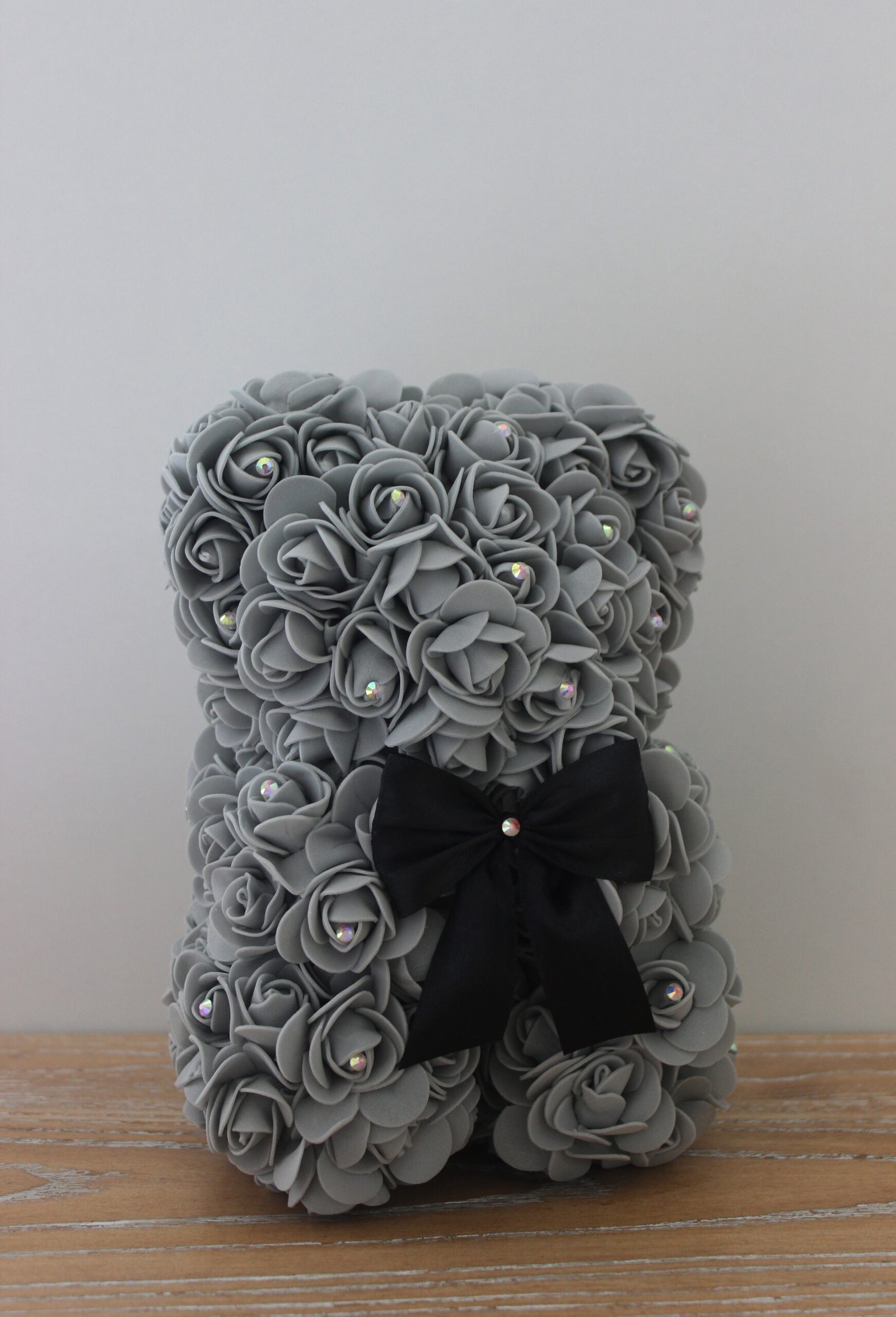 Rose Teddy Bear – Αρκουδάκι από Γκρι Τριαντάφυλλα