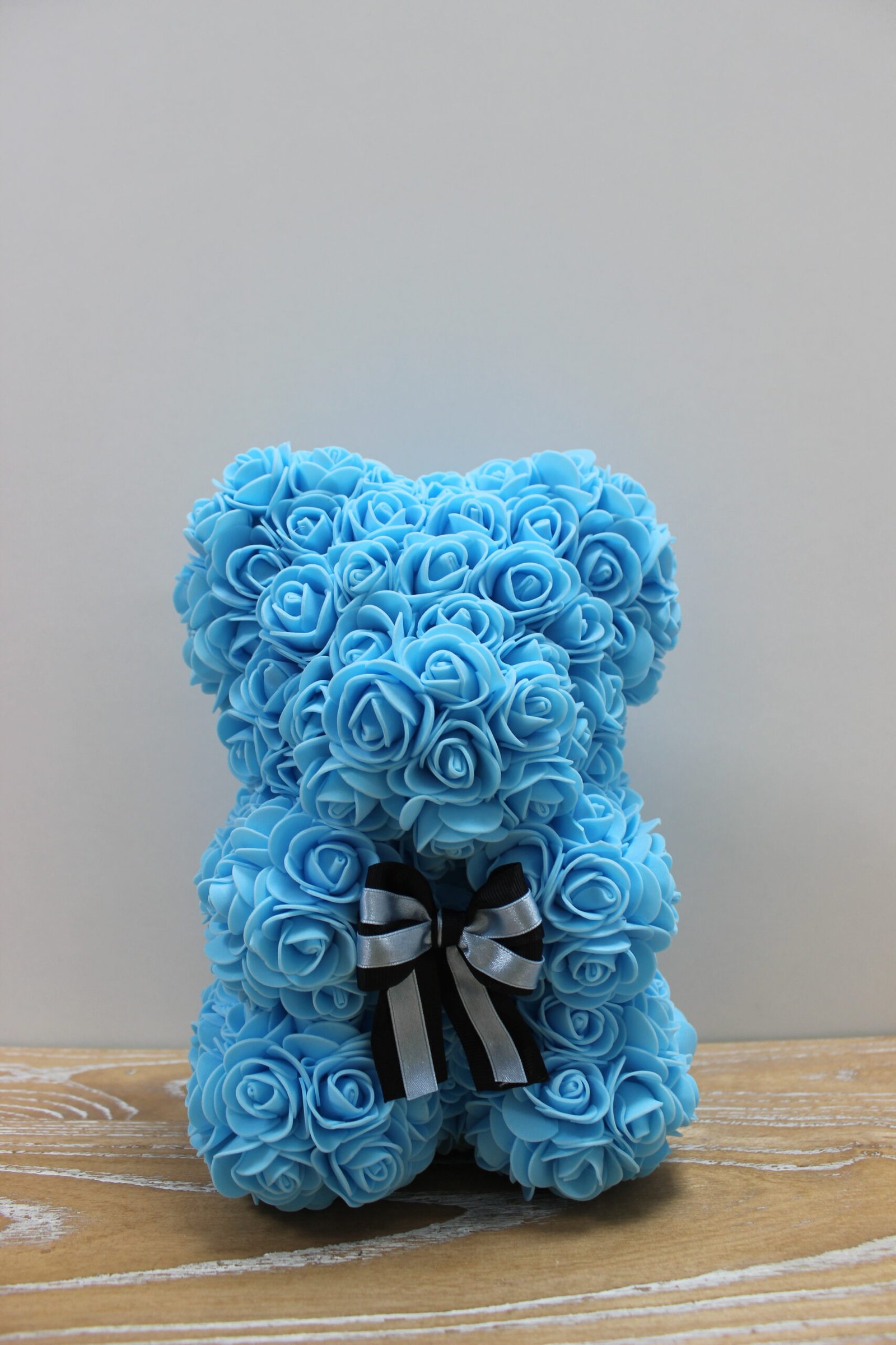 Rose Teddy Bear – Αρκουδάκι από Mπλέ Τριαντάφυλλα