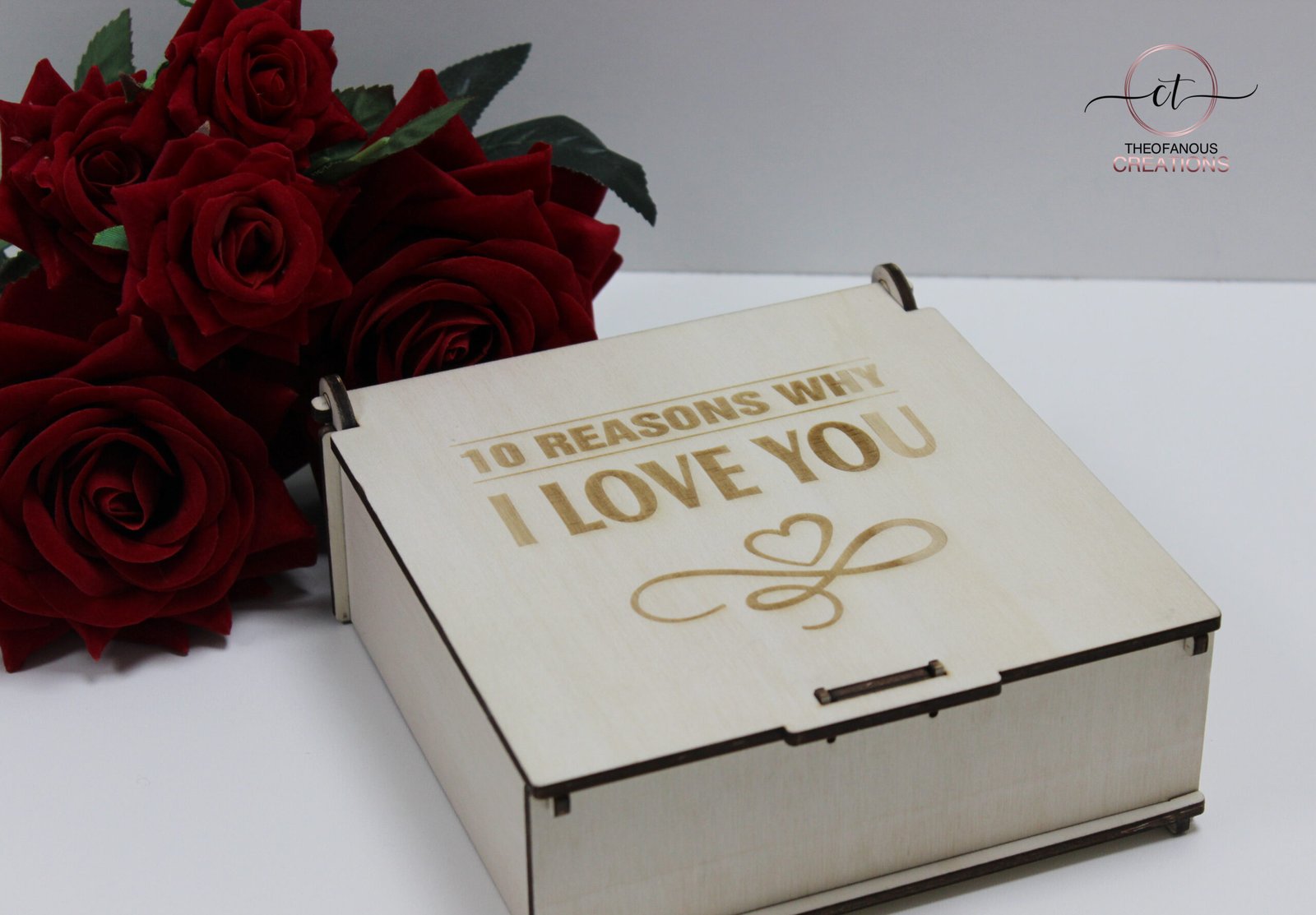 10 Λόγοι που Σ’ Αγαπώ – Ξύλινο Κουτί με Καρδιές